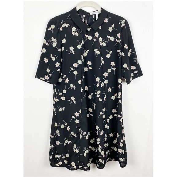 BCBGeneration Dresses & Skirts - Bcbgeneration Floral Peter Pan Collar Dress